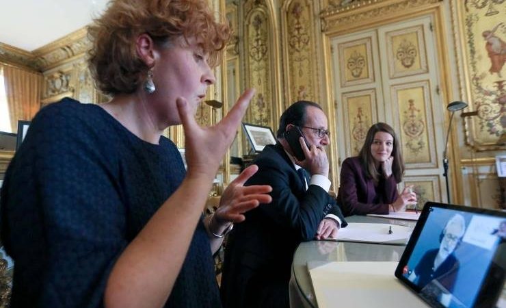 François Hollande Teste Elioz, Notre Solution De Relais Téléphonique Pour Toutes Les Personnes En Difficulté Professionnelle Avec La Communication.