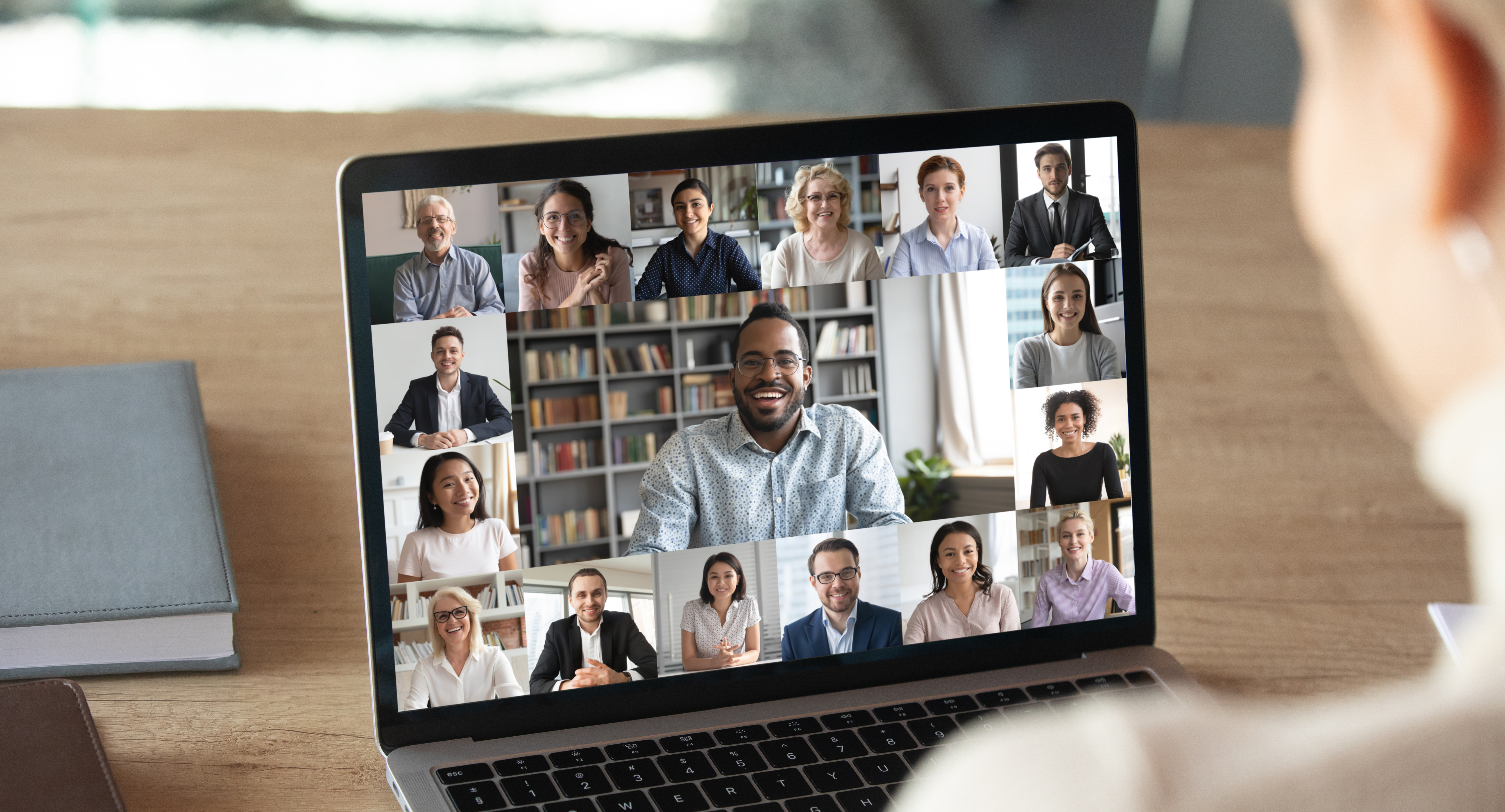 Rendre accessibles et inclusives réunions et webinaires en visioconference - Les prestations de sous-titrage en temps réel à distance réalisées par les interprètes de l'écrit du Messageur